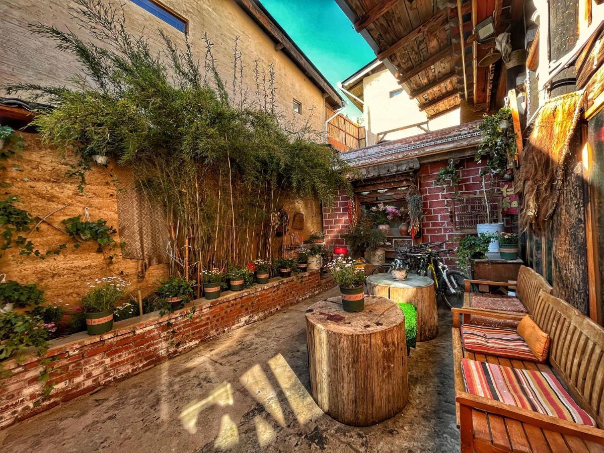 Tavern Hostel仁和客栈 Šangri-La Exteriér fotografie