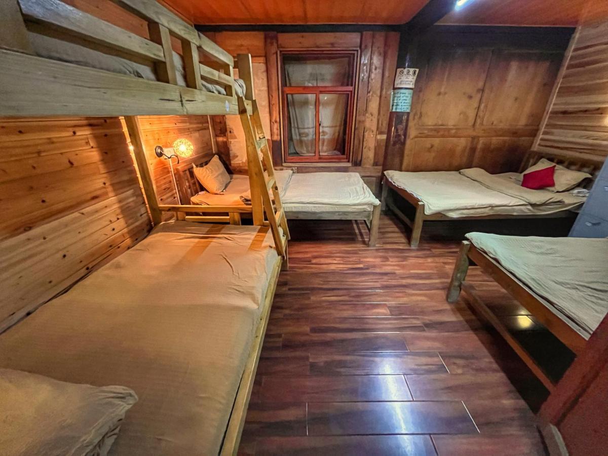 Tavern Hostel仁和客栈 Šangri-La Exteriér fotografie